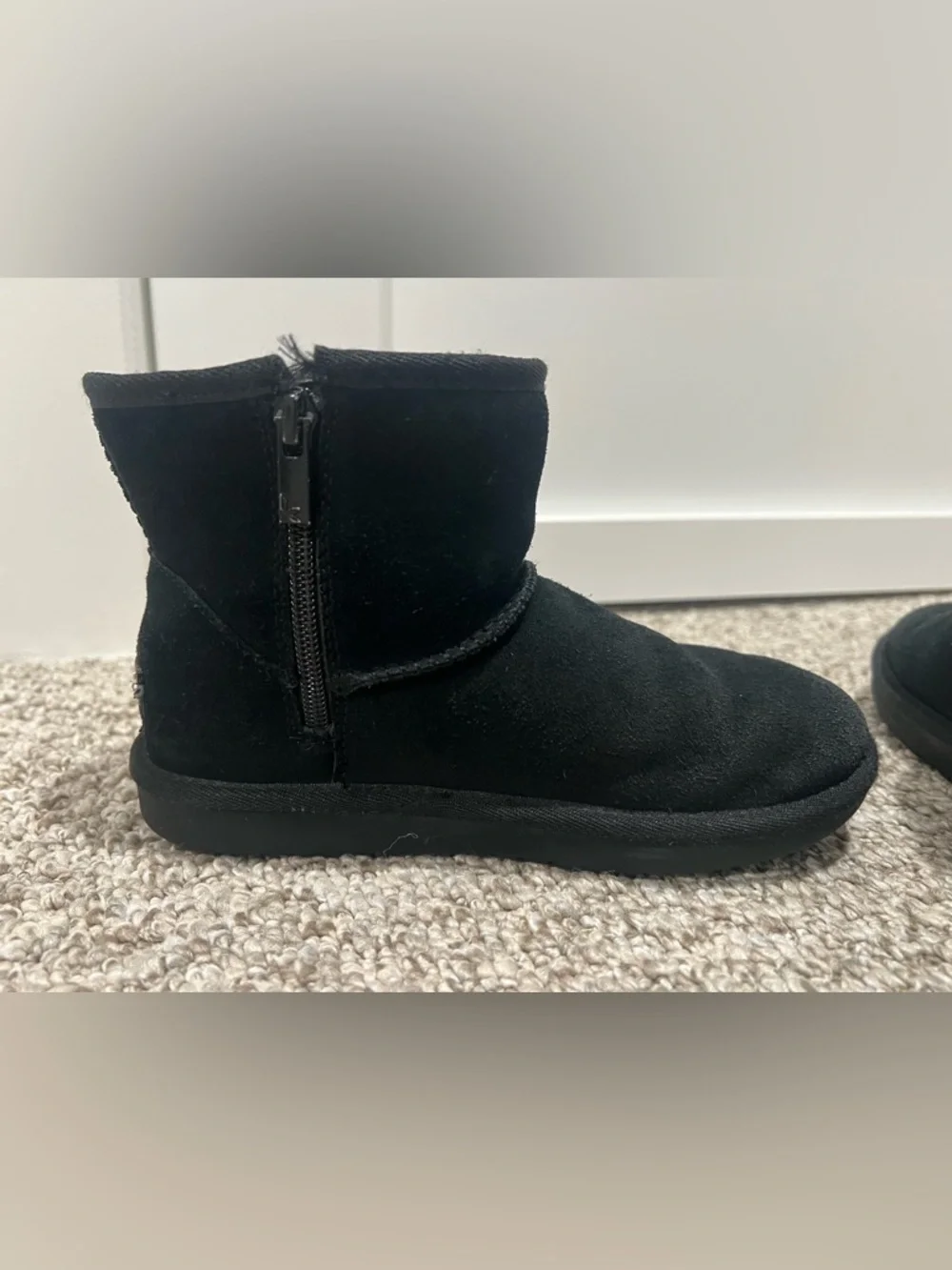 Koolaburra by UGG Kids Black Mini Boots Zip Back Cozy Winter size 1